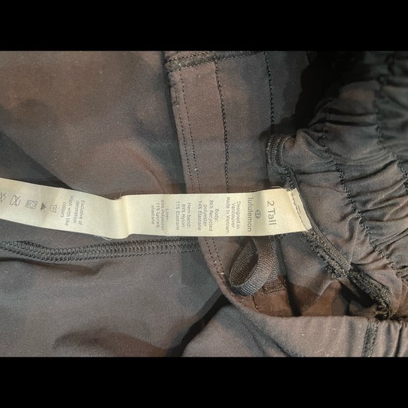 lululemon athletica Pants - Lululemon Hotty Hot shorts